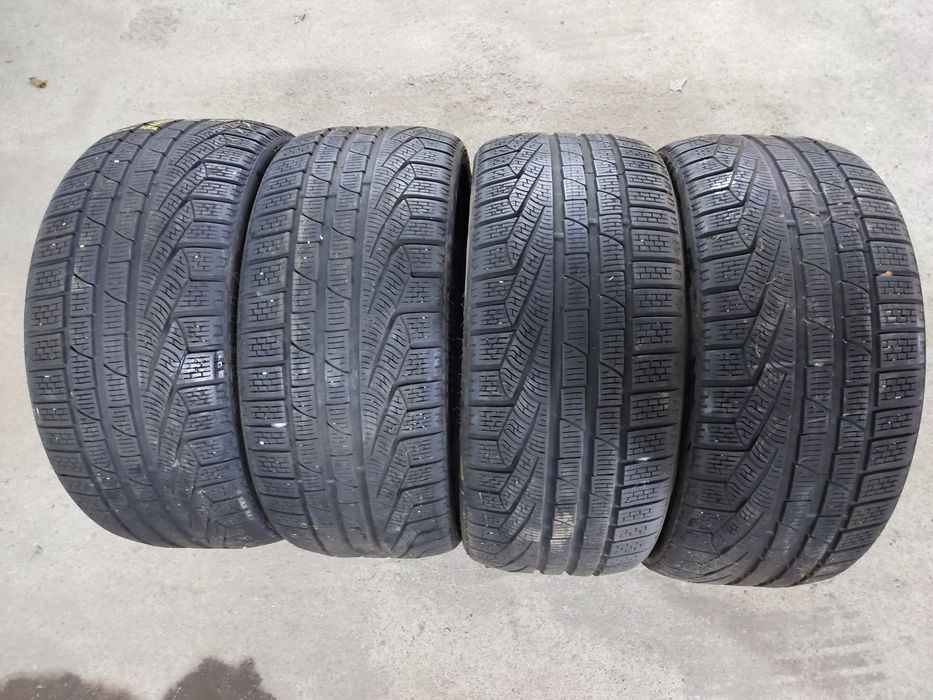 235 35 19 зимни Pirelli