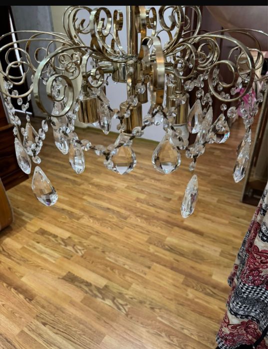 Продам люстру не дорого.2000 тыс