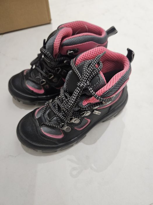 Нови детски непромокаеми зимни ботуши