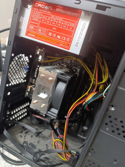 Продам системный блок ryzen 3 2200g