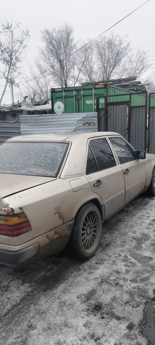 Продам мерса 124