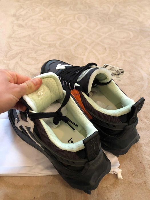 Adidasi Off-White ODSY 1000