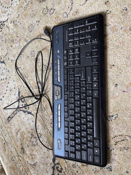 Продам клавиатуру в отличном состоянии