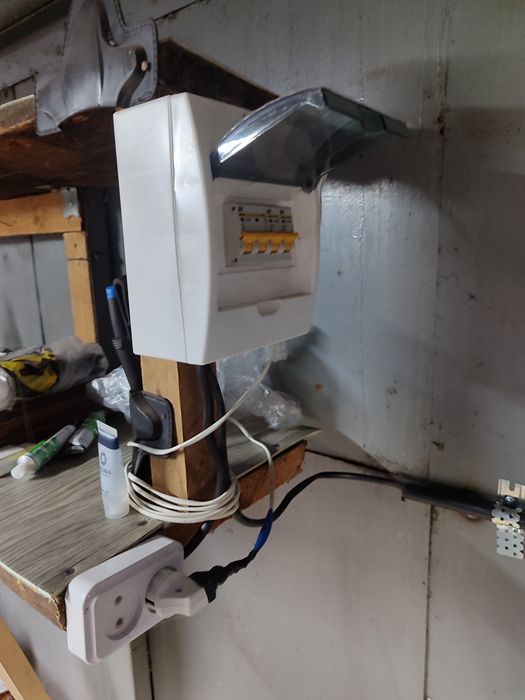 Сдам гараж со светом