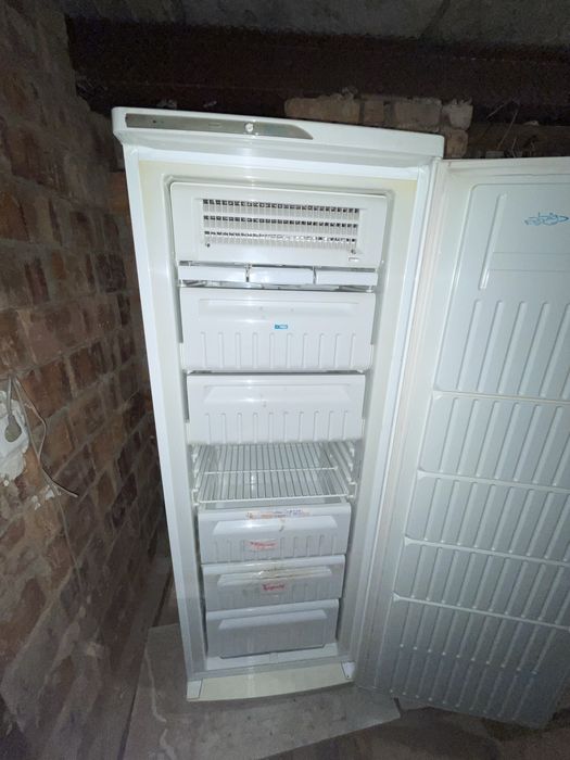 холодильник Неисправный!