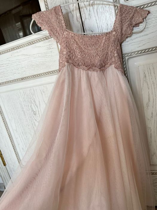 Платья на праздник 6-7 лет