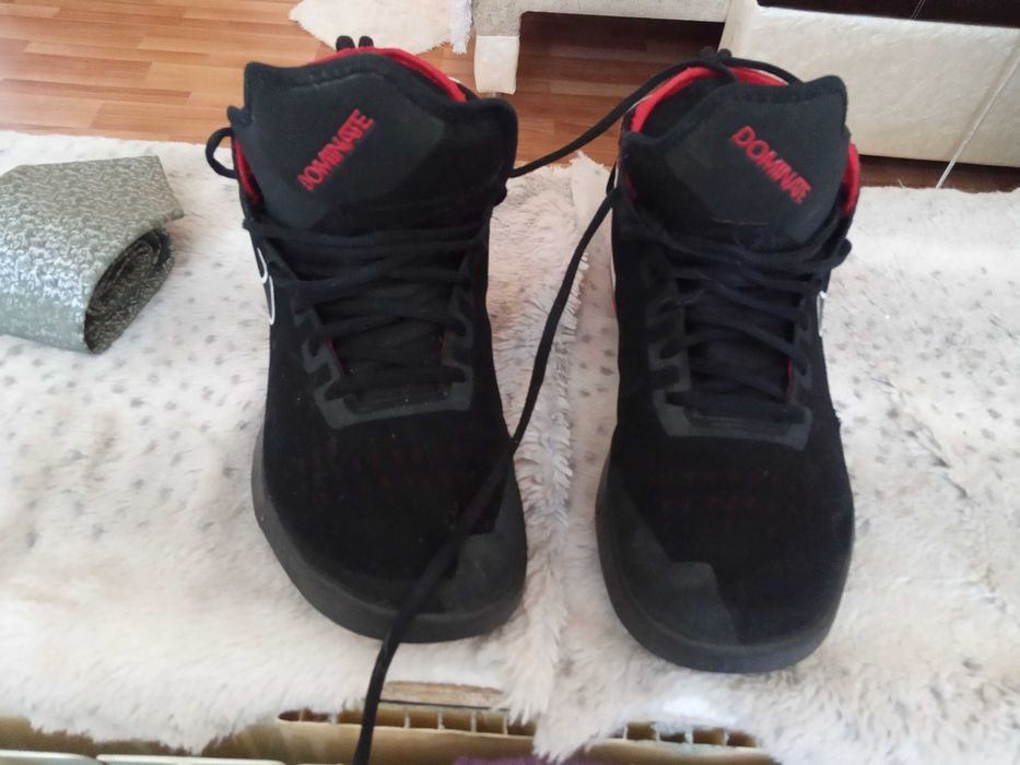 Продам кроссовки мужские