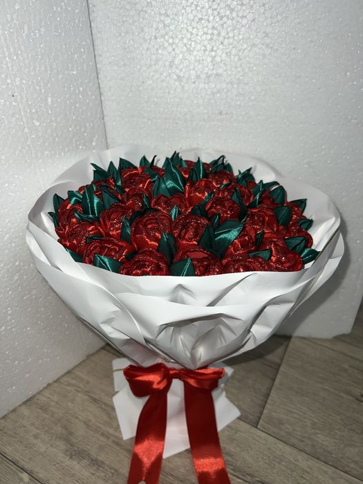 Атласный ленты букет