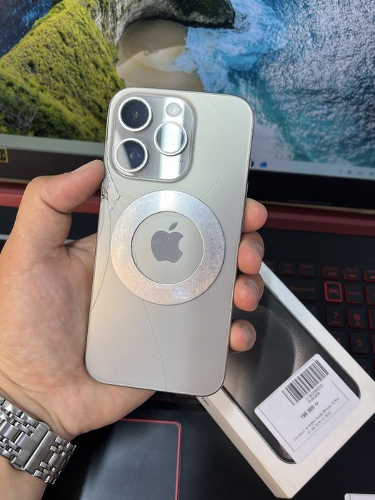 Телефон iPhone 15 Pro