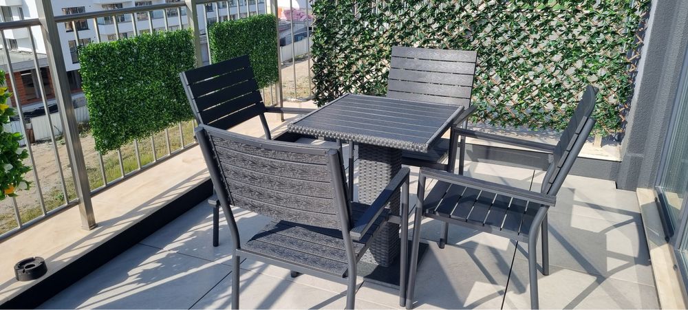 Маса и 4 броя столове за 98€ от 450€ два комплекта