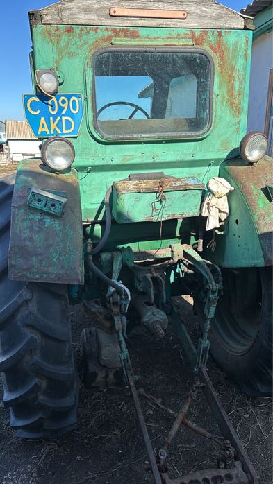 Продаю трактор !!!