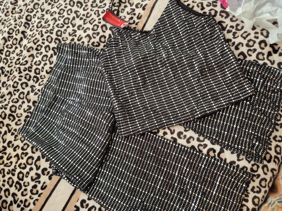 Двоика шалбарымен маикасы