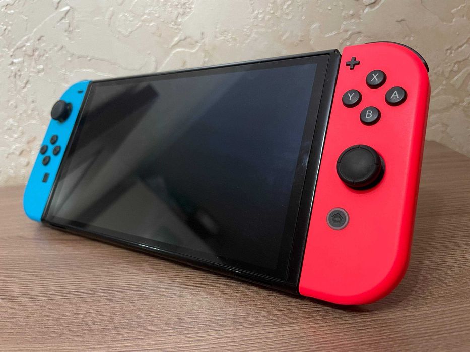 Игровая консоль Nintendo Switch OLED красный-синий