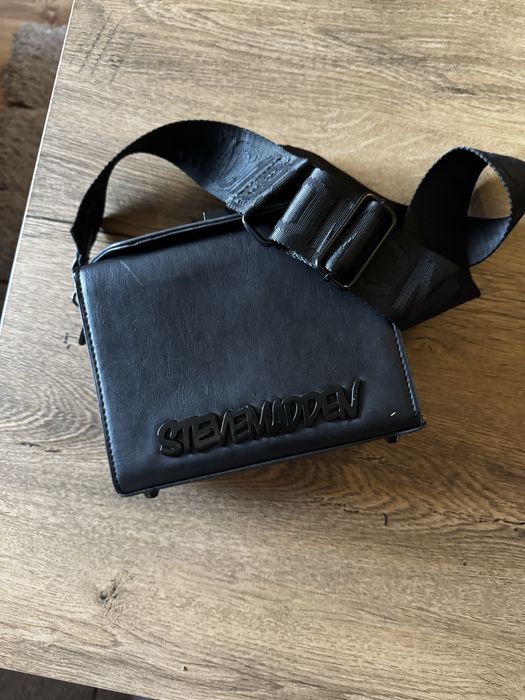 Чанти Armani e Steve Madden