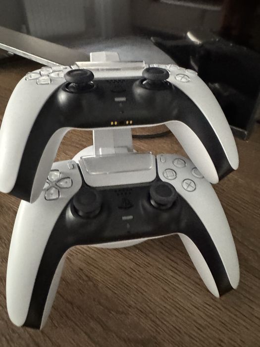 Зарядка стойка для ps5