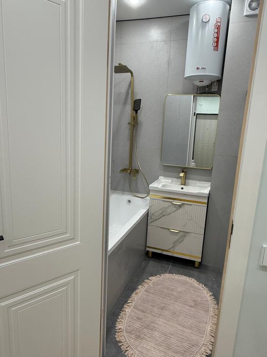 39 мкр 5дом 2 этаж 2 бөлмелі пәтер 75кв м2