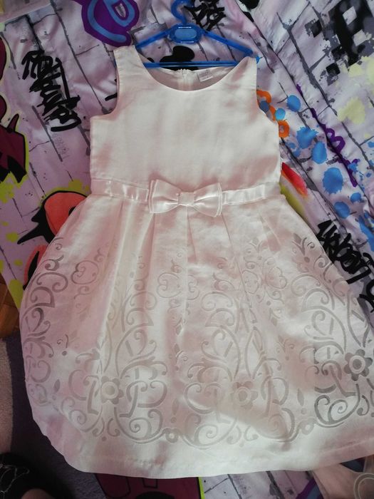 Роклички за принцеси