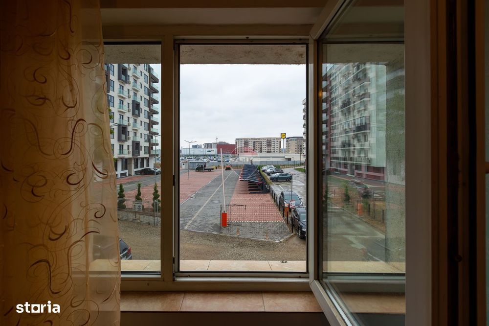 Apartament spațios cu 3 camere, etaj 1 – Strada Ștefan cel Mare