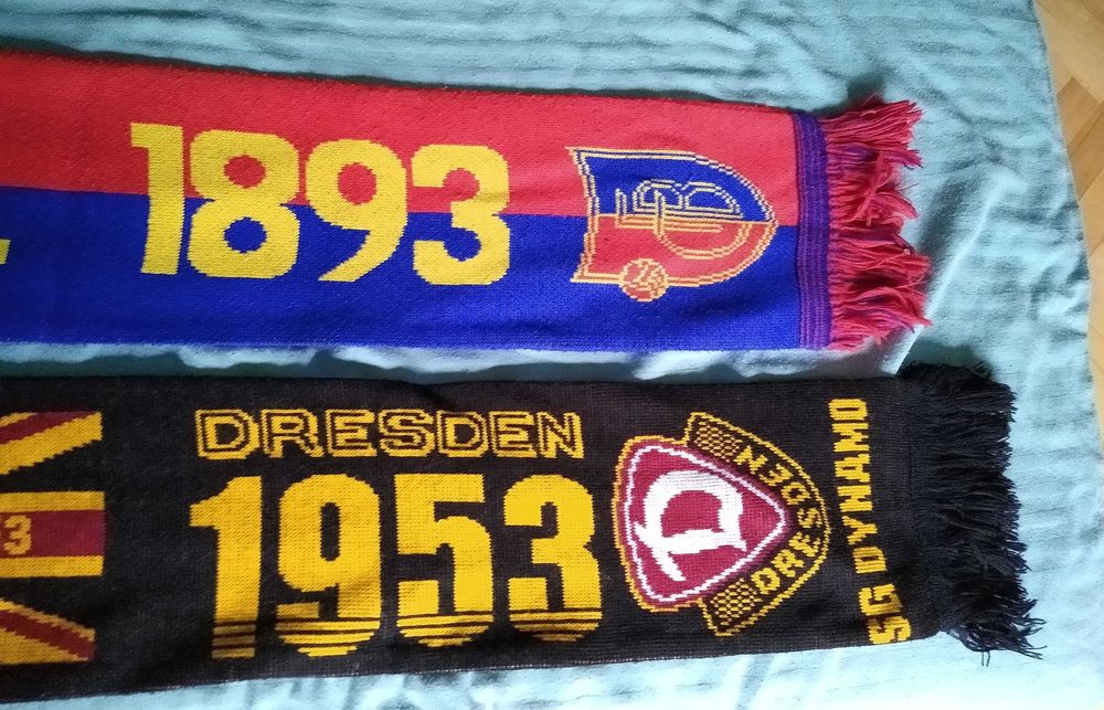 Продавам : 1 шал на футболен отбор (БАЗЕЛ)