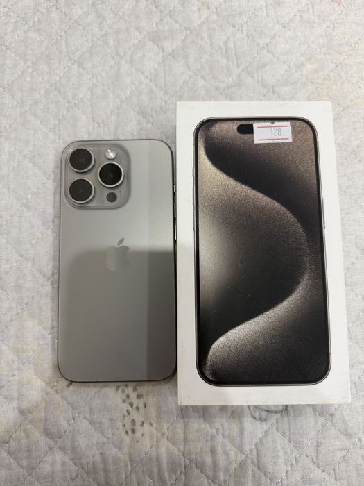 iPhone 15 Pro, 128 GB.