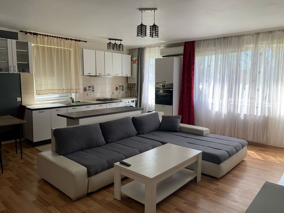 Proprietar închiriez apartament cu 3 camere