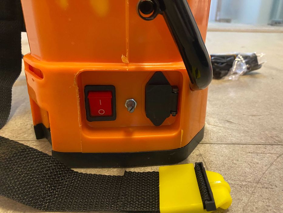 380322 Пръскачка с батерия 12V/8AH и ръчно пръскане