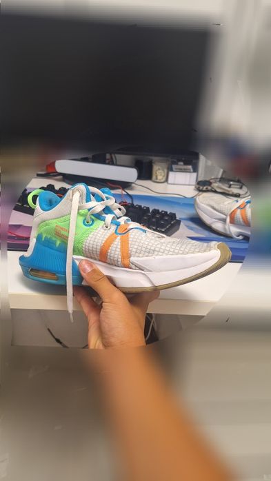 Adidași lebron witness VII nike