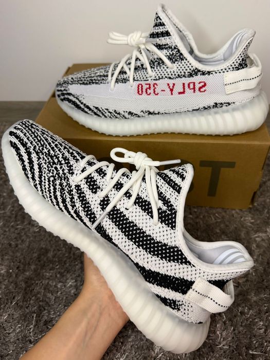 Adidasi Yezzy 350v2 Zebra