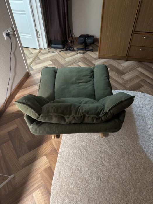Продам мягкое кресло качалку