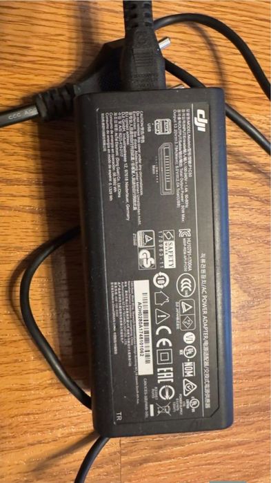 Vand dock DJI mavic air cu incarcator original