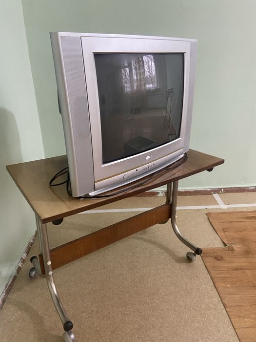 Продам телевизор LG