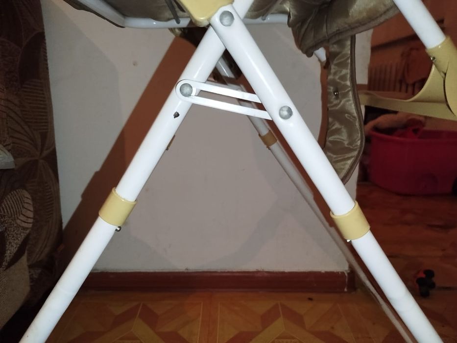 Детский стульчик для кормления