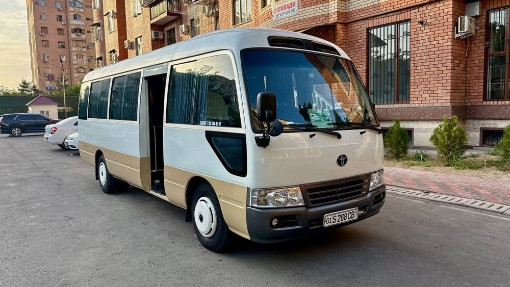 Toyota coaster  Mikroavtobus