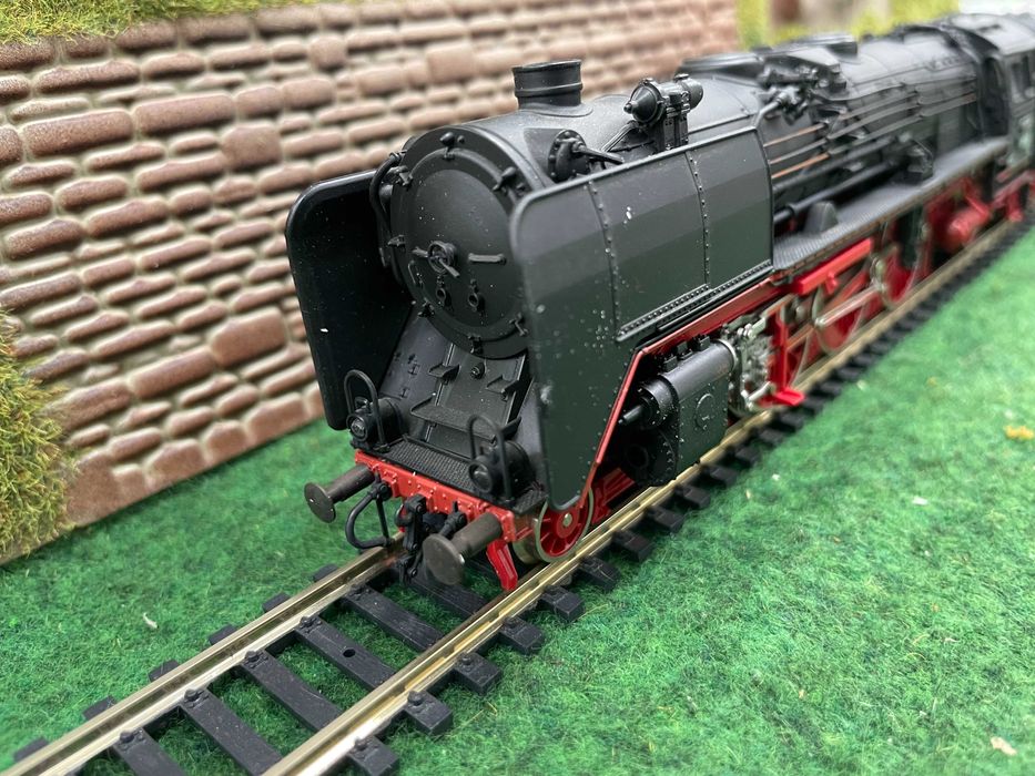 Локомотив парен Роко BR01 HO 1:87 влак ЖП модел кутия