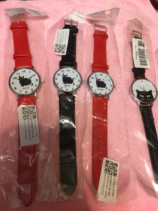 Срочно Продам часики с Кисками