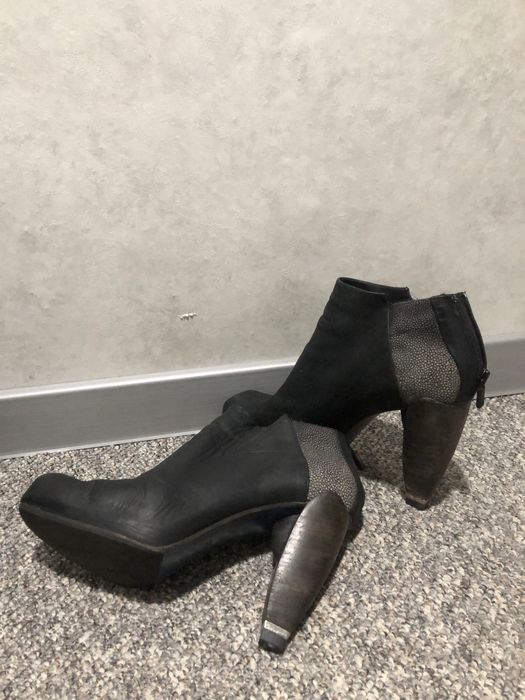 Продам ботильоны производства Италия