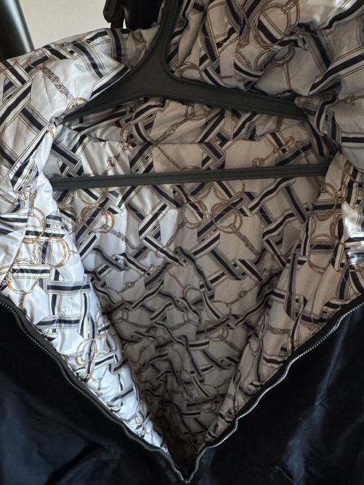 Продам куртки на весну-осень.