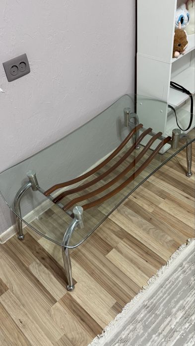 Продаю журнальный столик