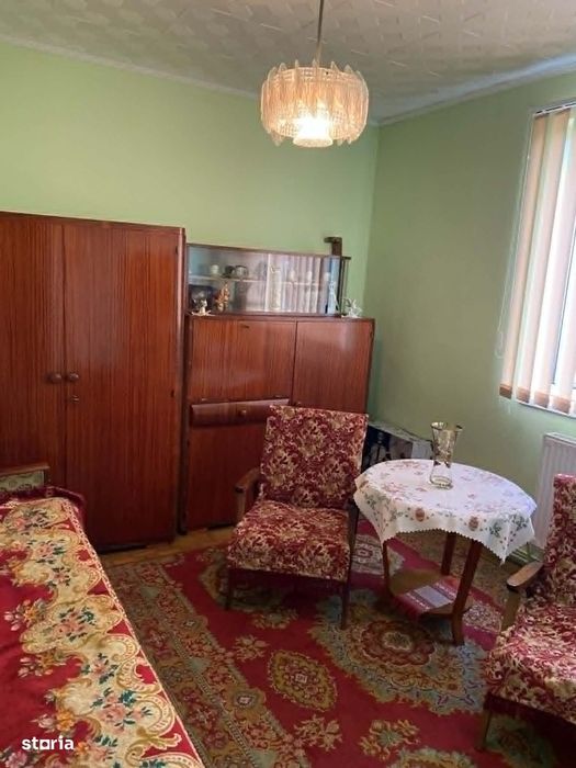 Apartament de vânzare cu 3 camere zona Micro 1