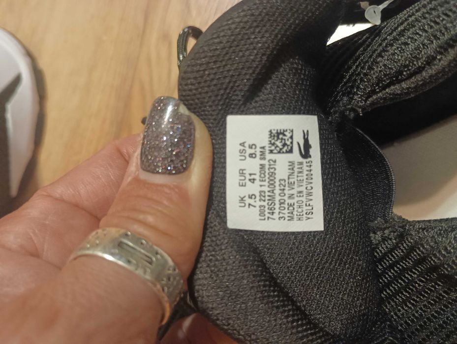 Сникърси "Lacoste"...