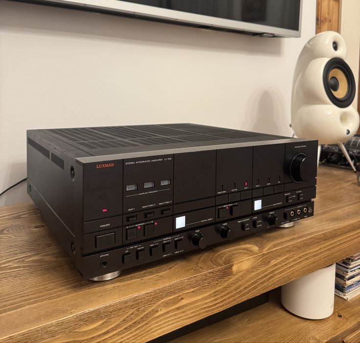 Amplificator Luxman LV - 109