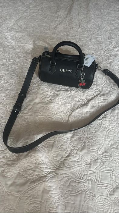 Дамска чанта Guess