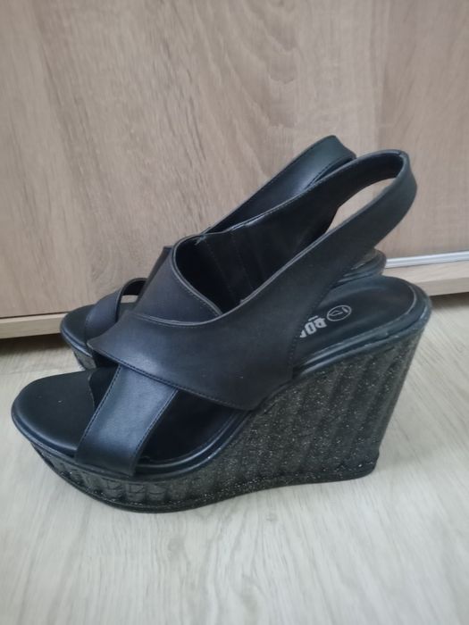 Дамски сандали номер 39