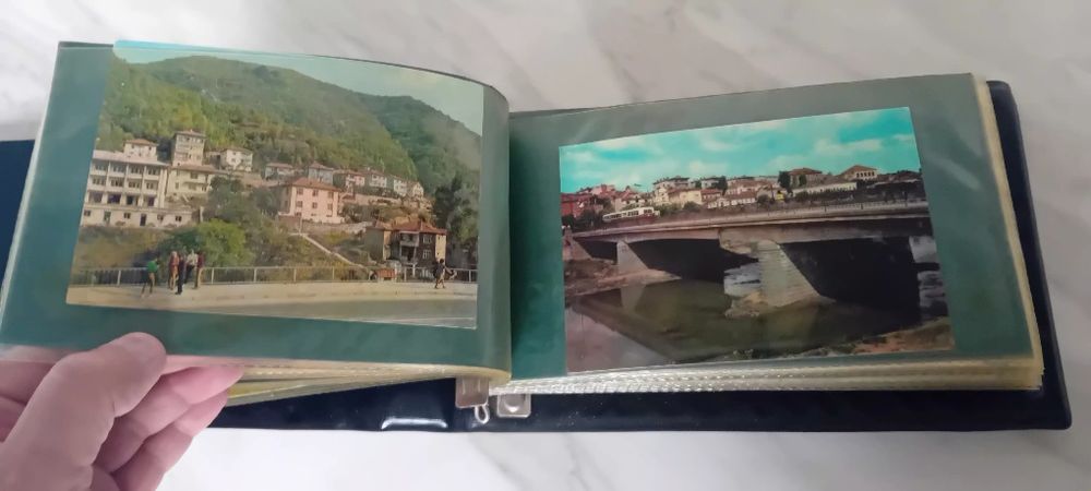 Класиор с картички от соца.