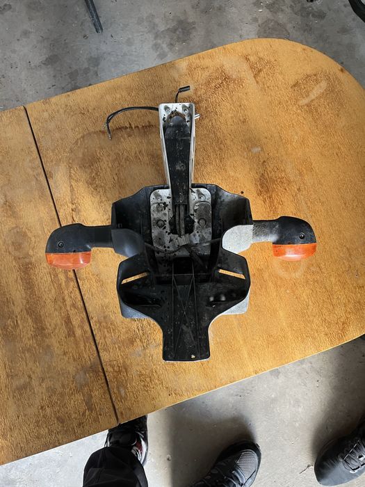 Стойка за номер yamaha r6