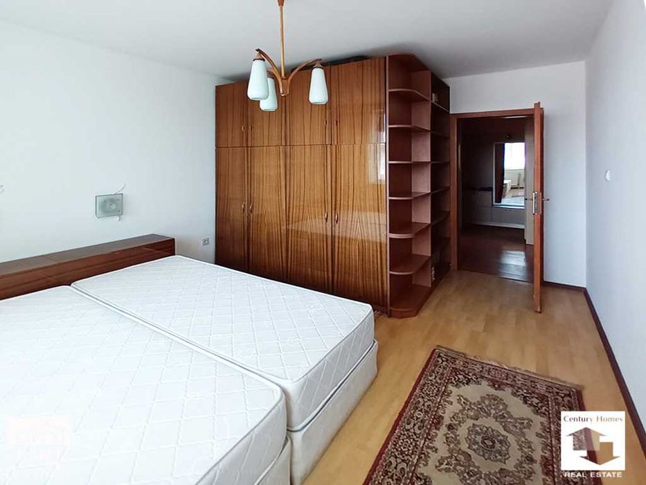 Дава се под наем Тристаен апартамент в Велико Търново, Център - 82 кв.м за 410 € - Снимка #4