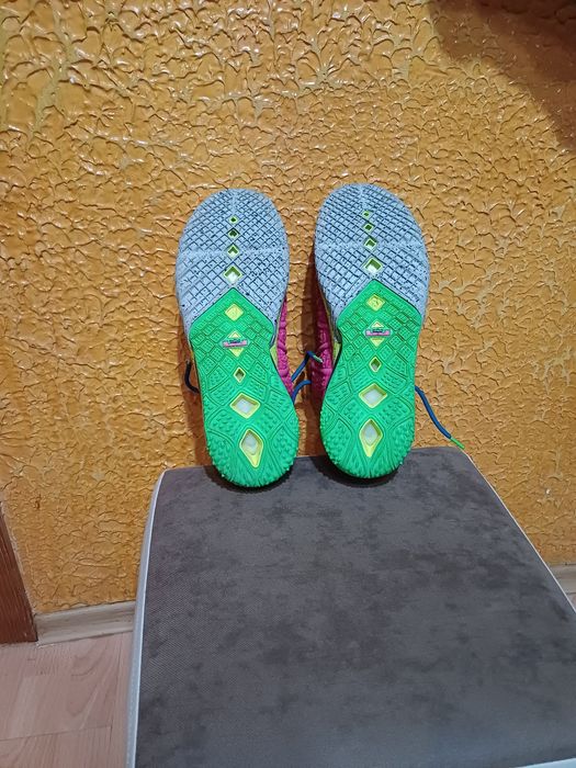 Продавам маратонки