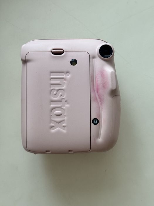 продам instax mini 11