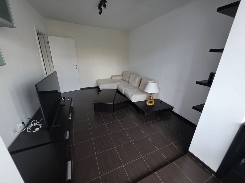 Închiriez apartament banatului