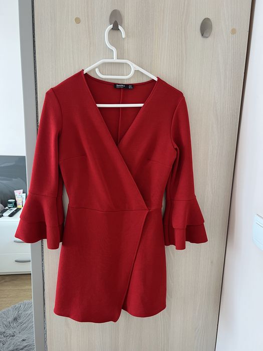 Червен гащеризон